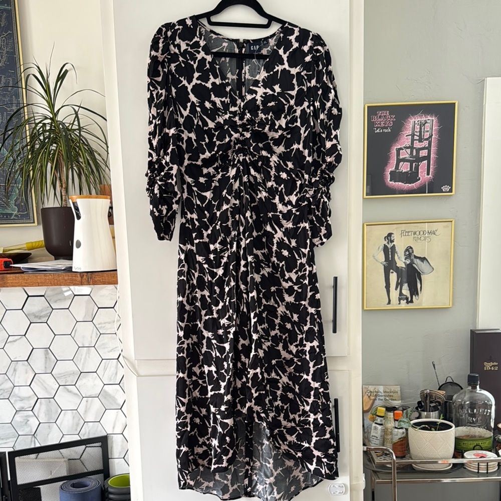 GAP Black and White Bishop Sleeve V-Neck Dress